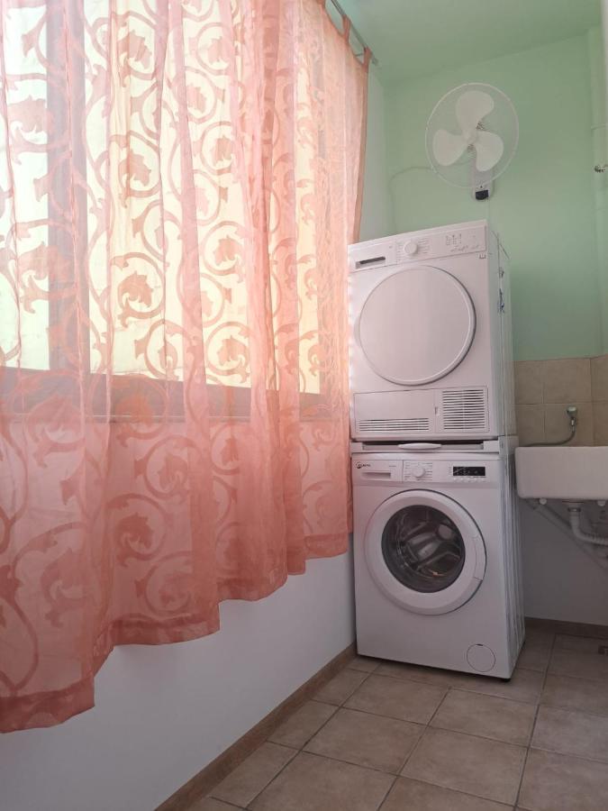 Seafront Apartment In St. Paul'S Bay Exterior photo