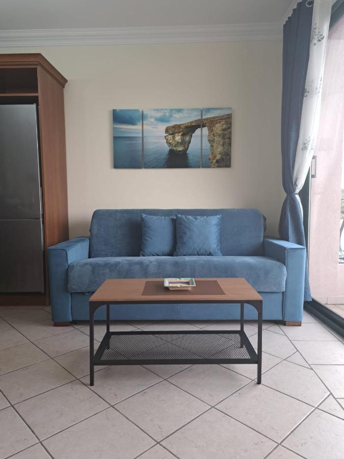 Seafront Apartment In St. Paul'S Bay Exterior photo